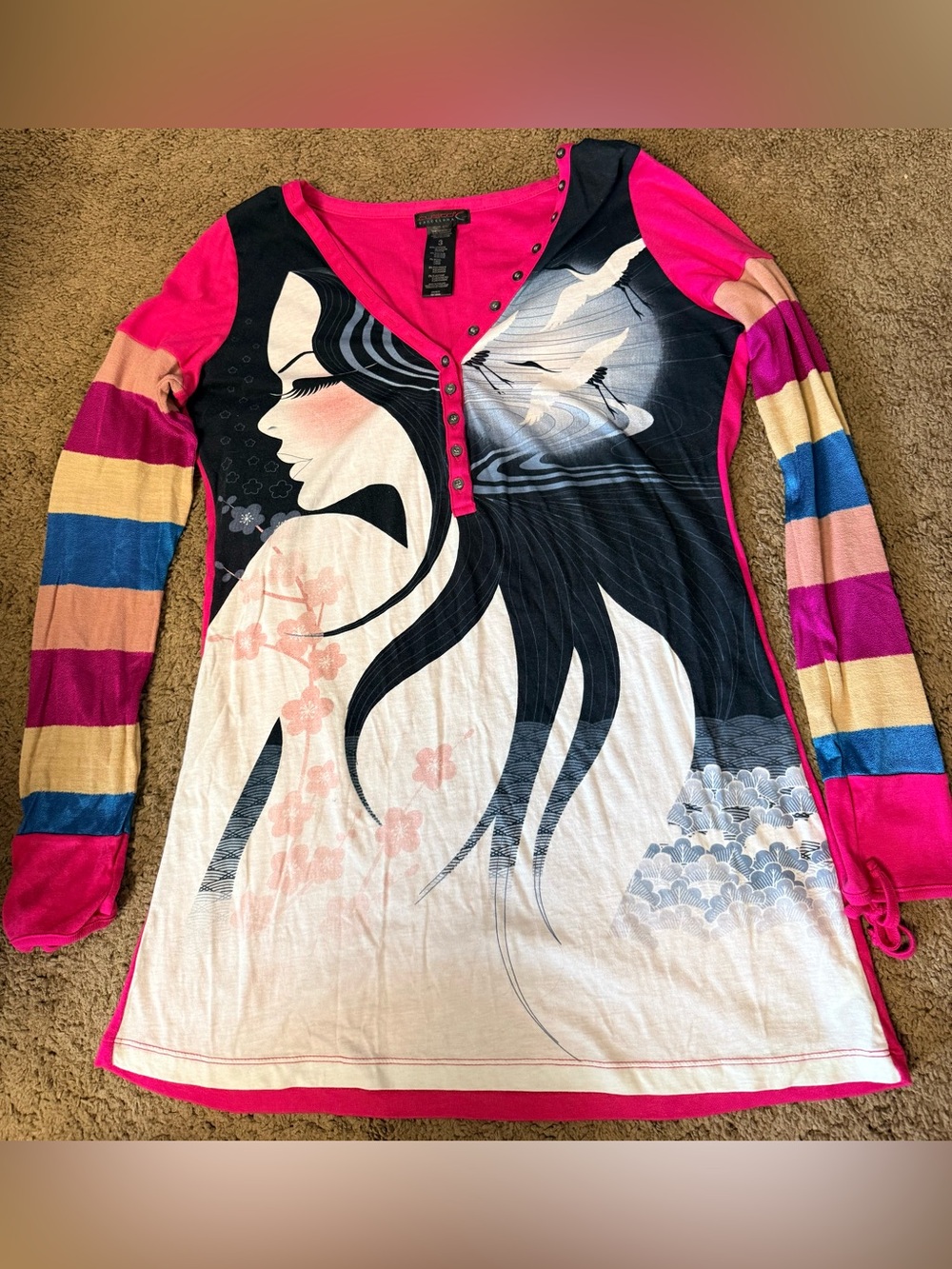Custo Barcelona Women's Pink Graphic Long Sleeve V-Neck Tunic Top